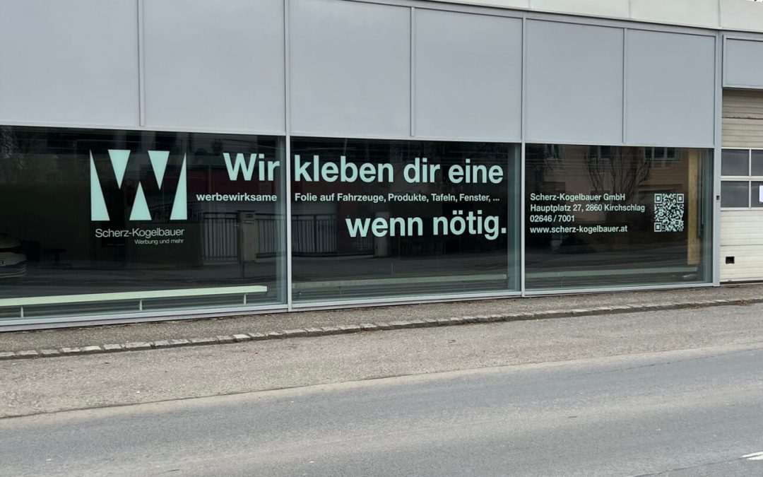 Halle Autofolierung