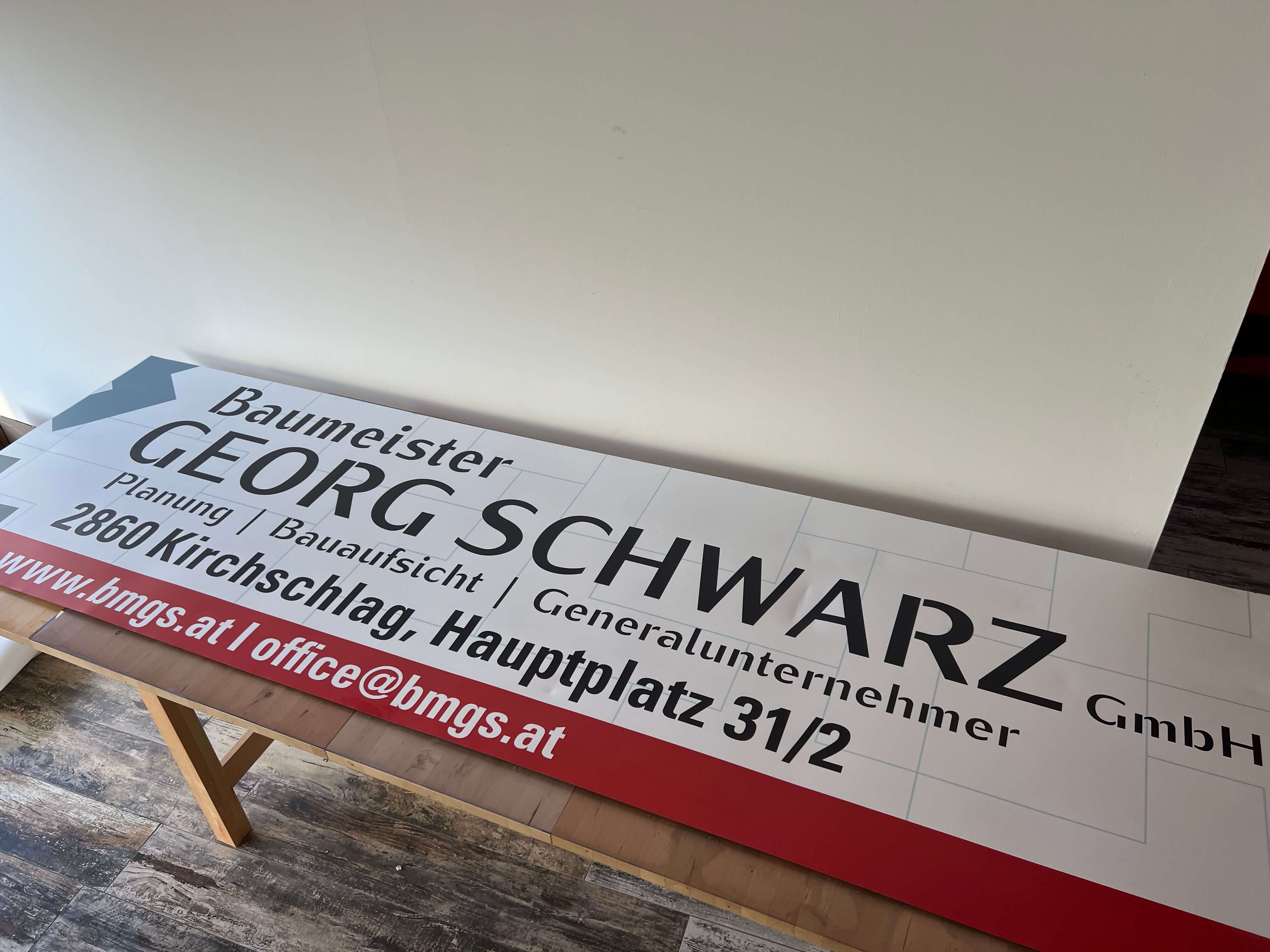 Fußballplatz-Werbetafel Baumeisert Georg Schwarz